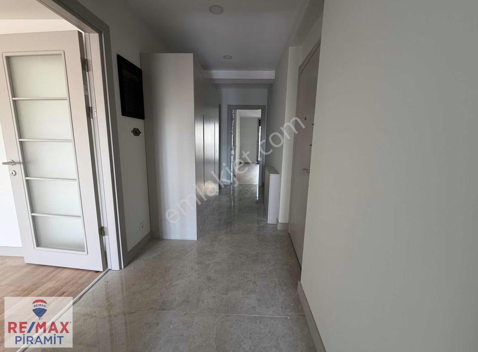 Validebağ Sitesi Özel Konum 3+1 Kiralık - Görsel 11