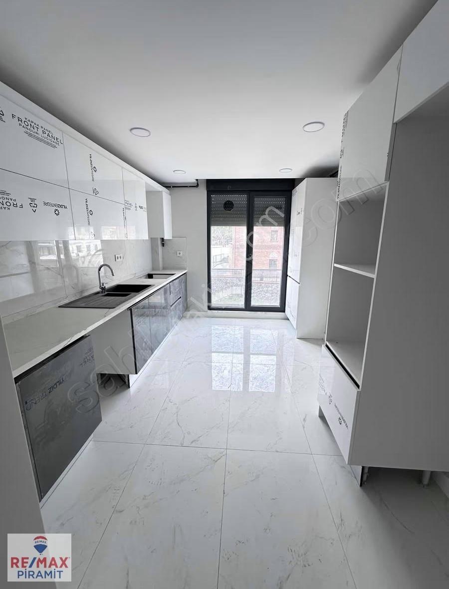 Çamlıca Sıfır Kapalı Otopark Ebeveyn Banyo 3+1 Balkonlu Daire - Görsel 13