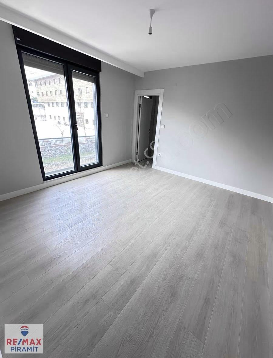 Çamlıca Sıfır Kapalı Otopark Ebeveyn Banyo 3+1 Balkonlu Daire - Görsel 15