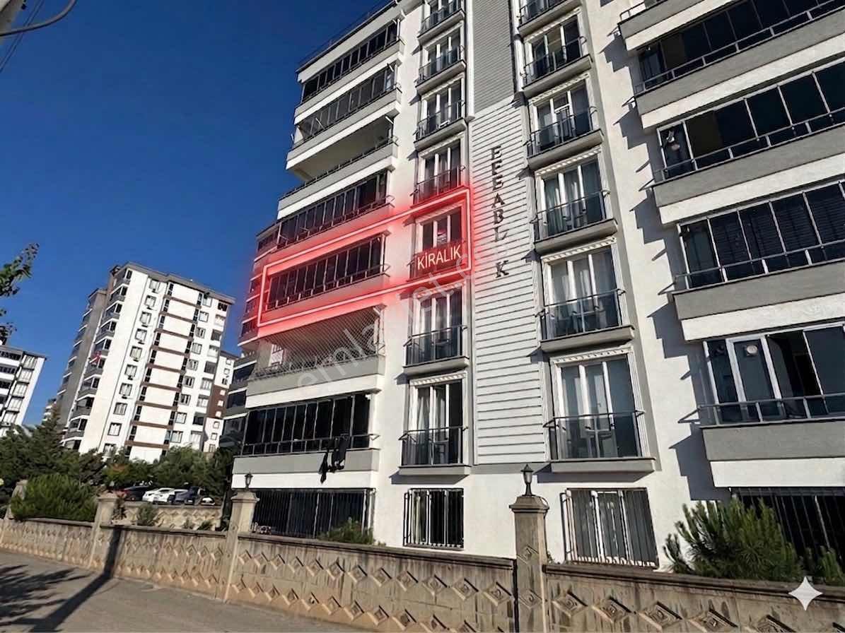 Remax Yeni Gayrimenkul'den Vadi Mahallesinde Kiralık 3+1