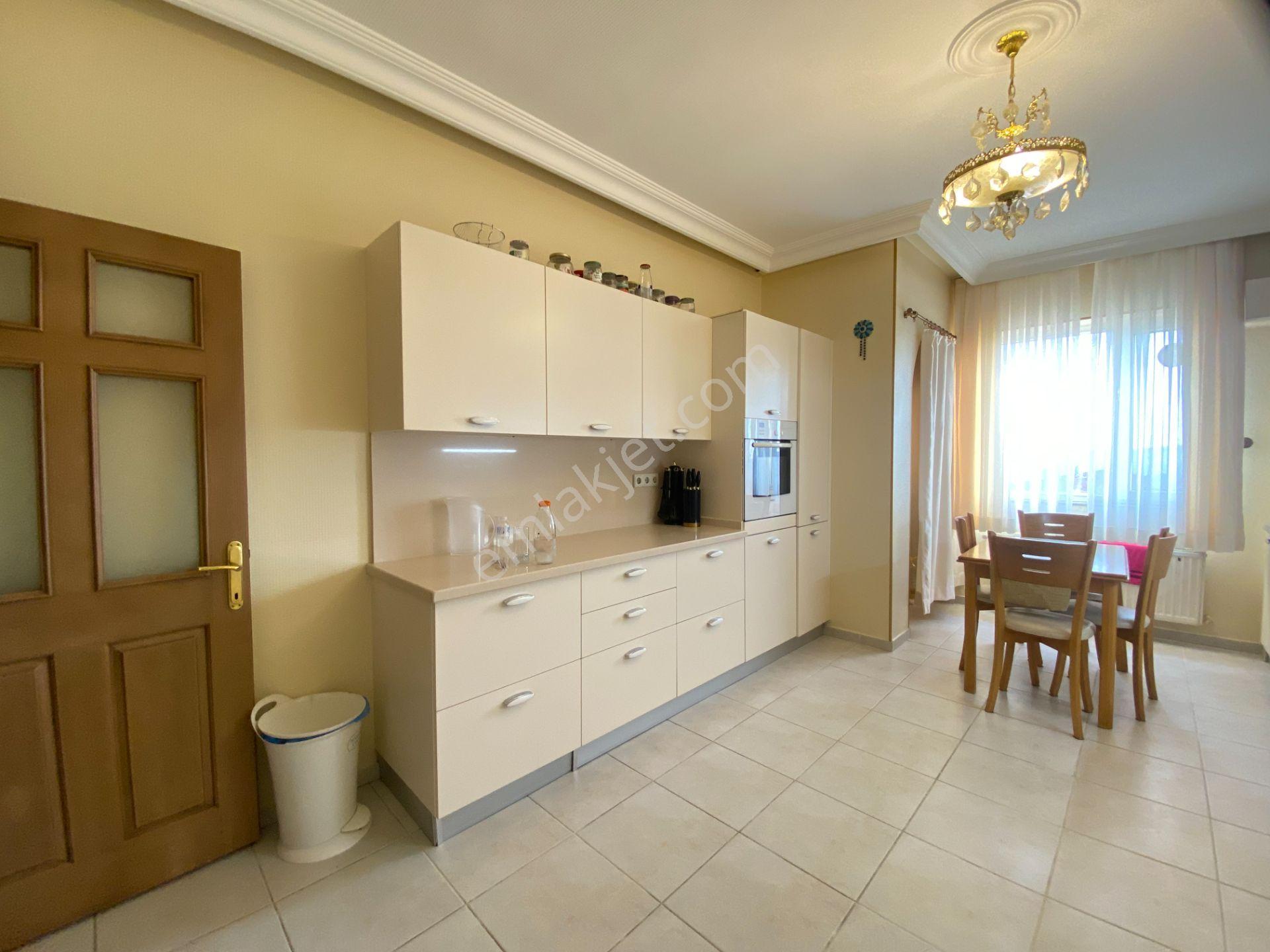 Deniz Manzaralı 280 M² Satılık 3+2 Odalı Daire Maltepe/altıntepe - Görsel 9