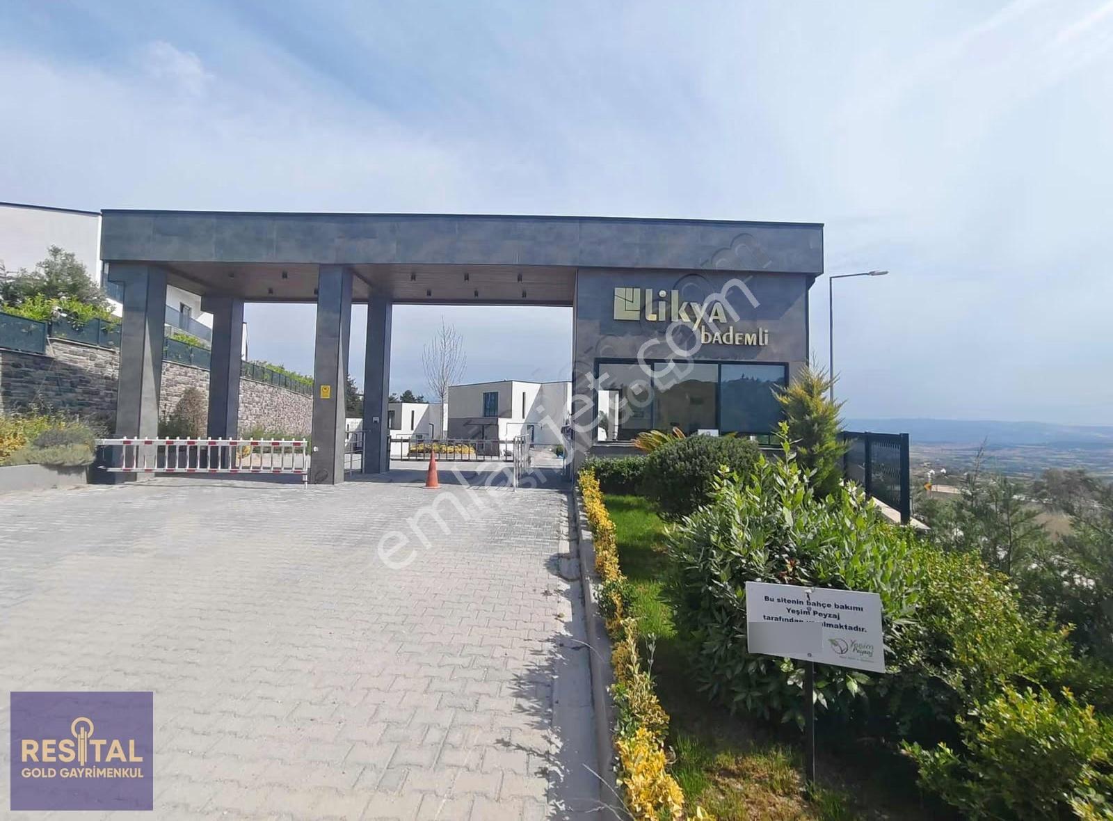 Likya Bademli'de Satılık 4+1 Villa