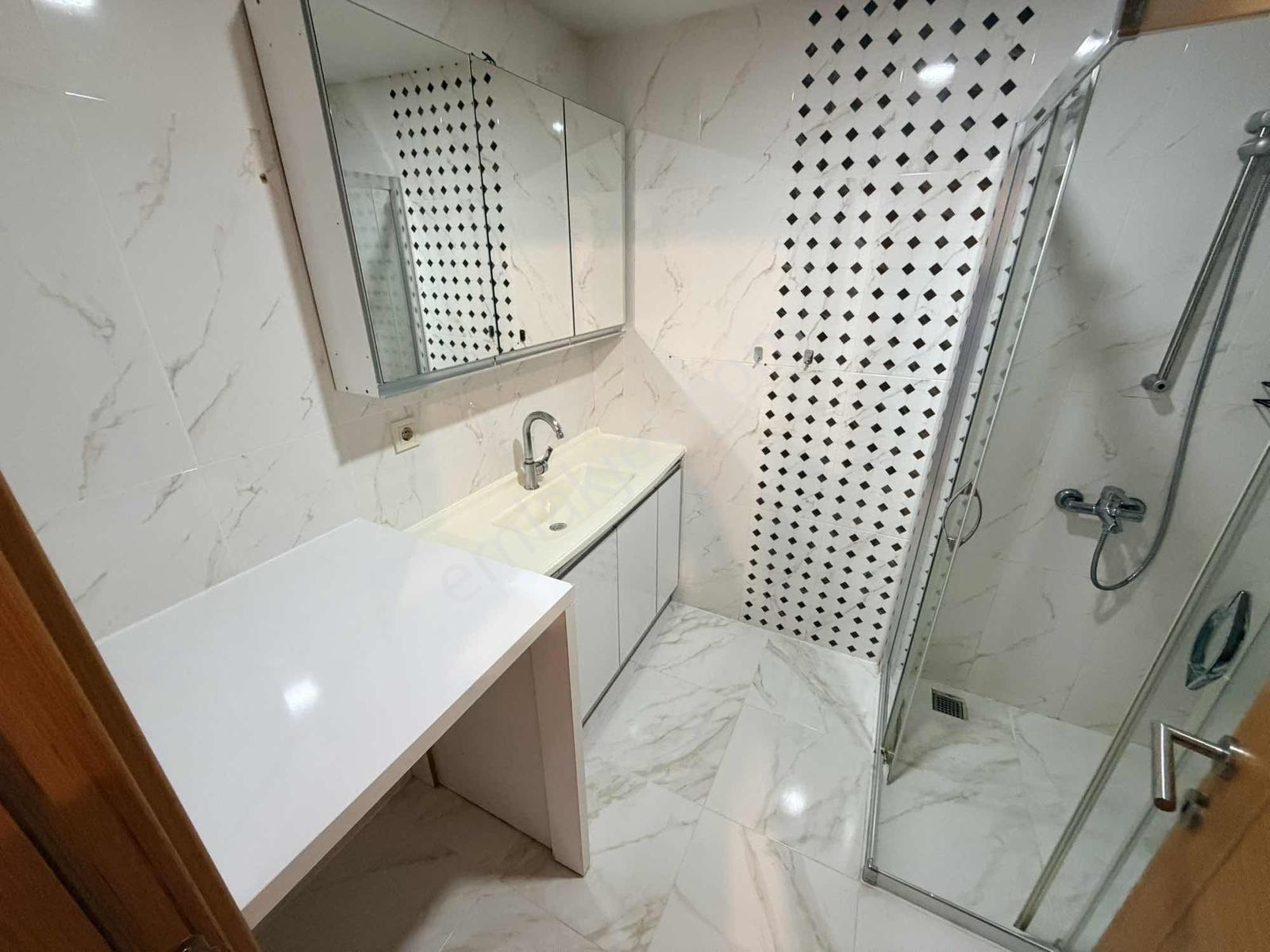 Kartal Marmara Loft Sitesinde Güvenlikli Havuzlu 2+1 - Görsel 29