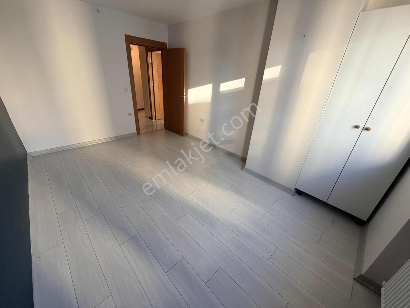 Kartal Marmara Loft Sitesinde Güvenlikli Havuzlu 2+1 - Görsel 24