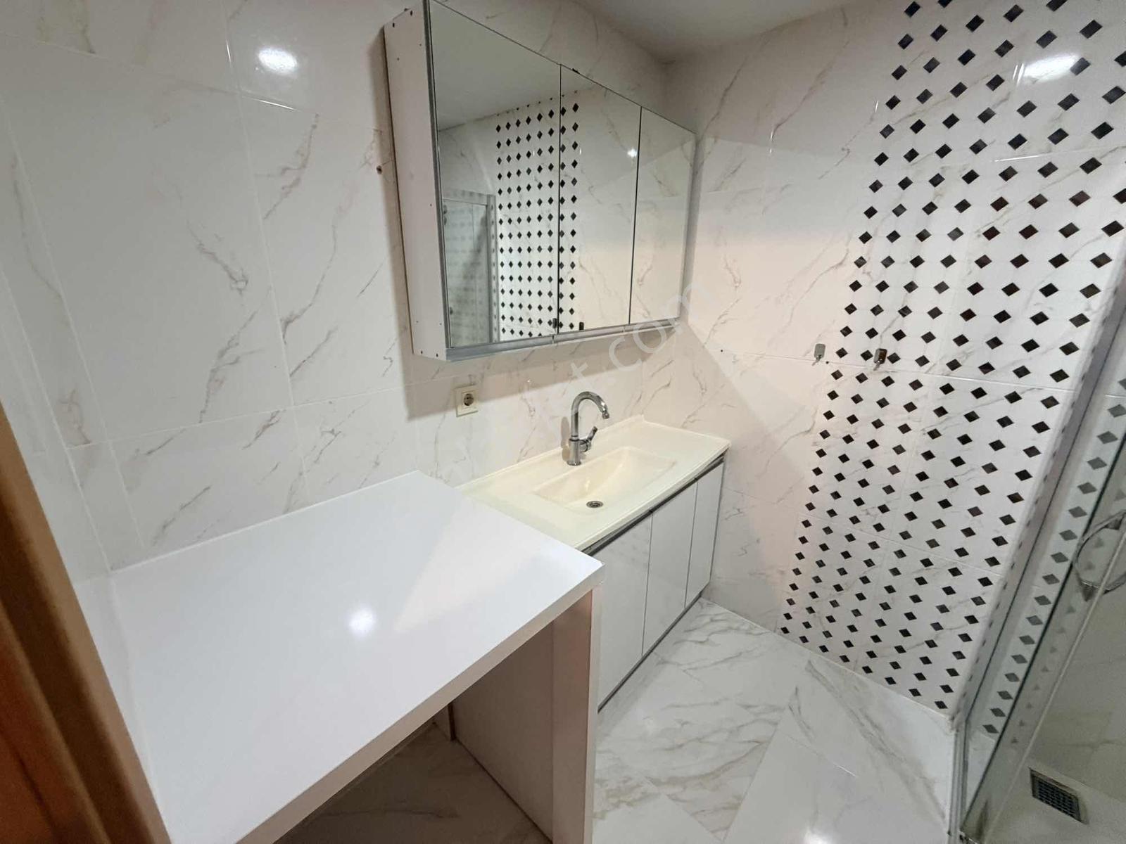 Kartal Marmara Loft Sitesinde Güvenlikli Havuzlu 2+1 - Görsel 28