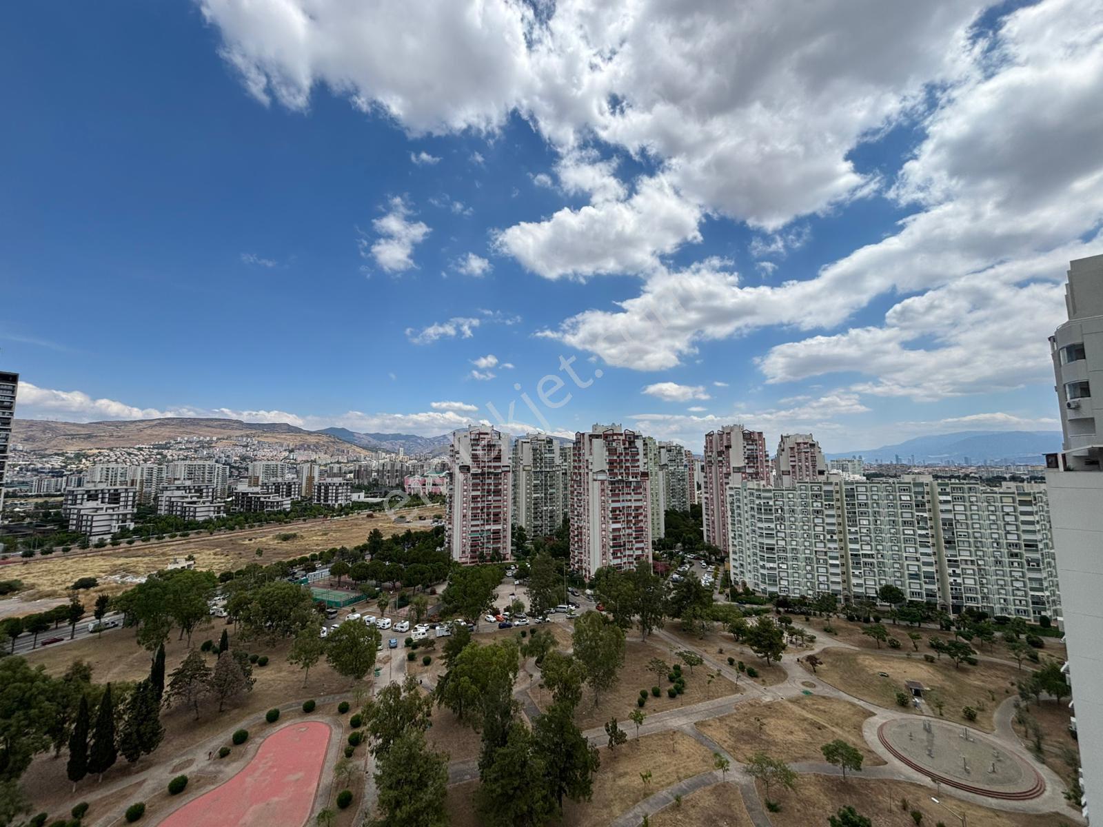 Karşıyaka Mavişehir Albatros’ta 16.kat Teraslı 1+1 Kiralık Daire - Görsel 23