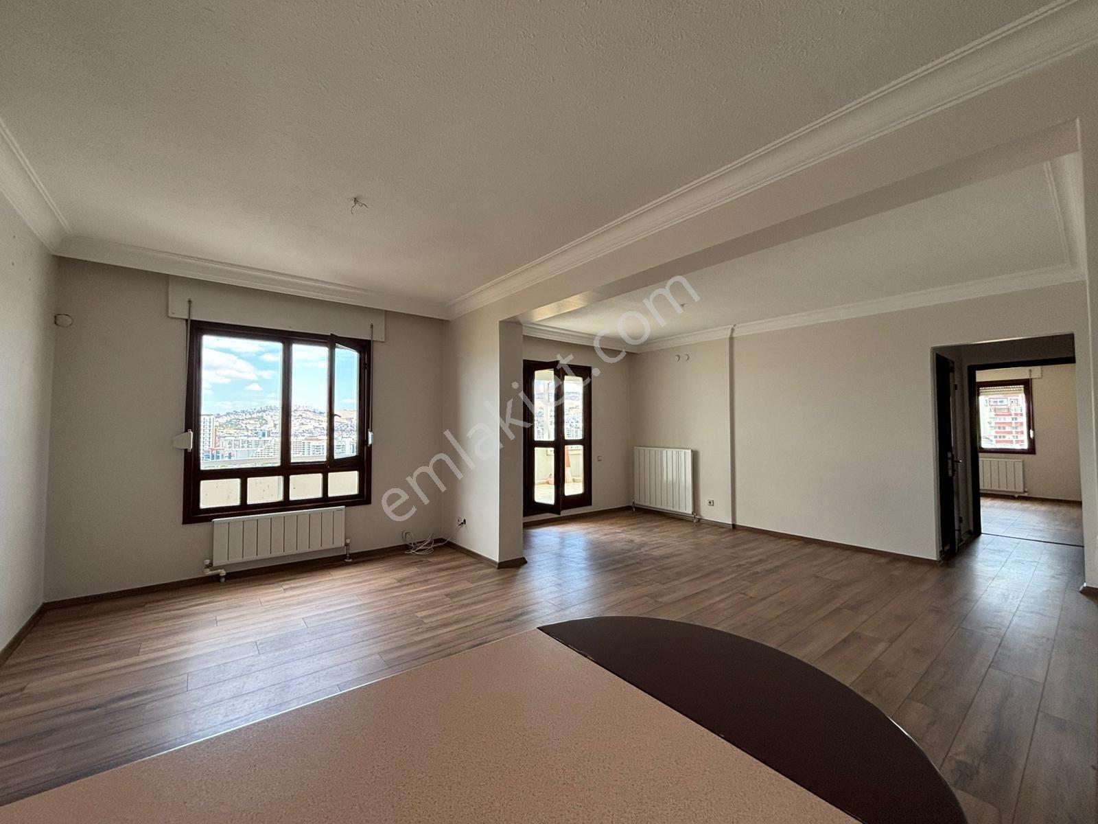 Karşıyaka Mavişehir Albatros’ta 16.kat Teraslı 1+1 Kiralık Daire - Görsel 8
