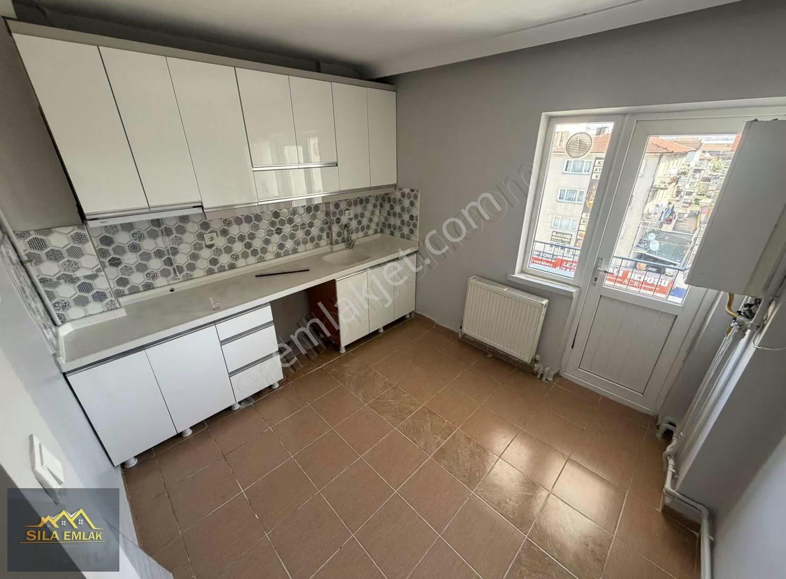 Atatürk Mahallesi Lale Meydanı Cepheli 2+1 Yapılı Kiralık Daire! - Görsel 2