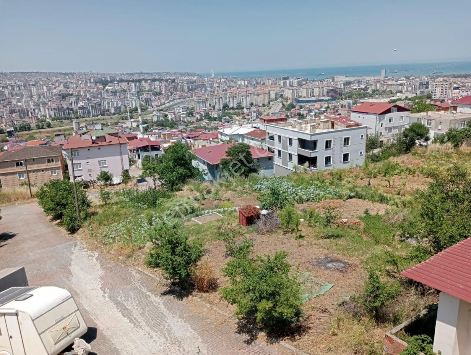 Remax Dilay'dan Canik'te Deniz Manzaralı Satılık Arsa