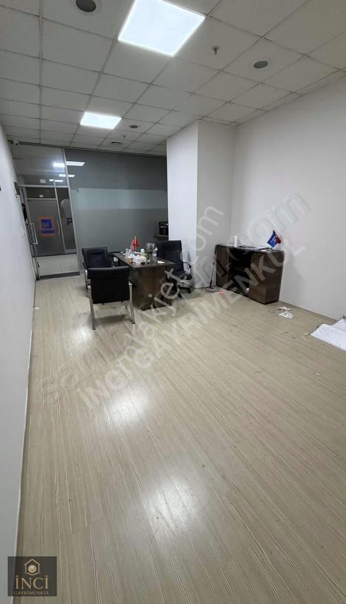 İnciden Giyimkent Ticaret Sarayında Kiralık Ofis - Görsel 7
