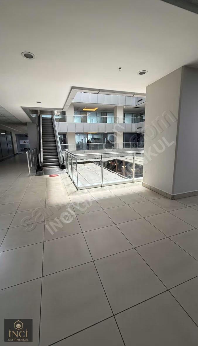 İnciden Giyimkent Ticaret Sarayında Kiralık Ofis - Görsel 9