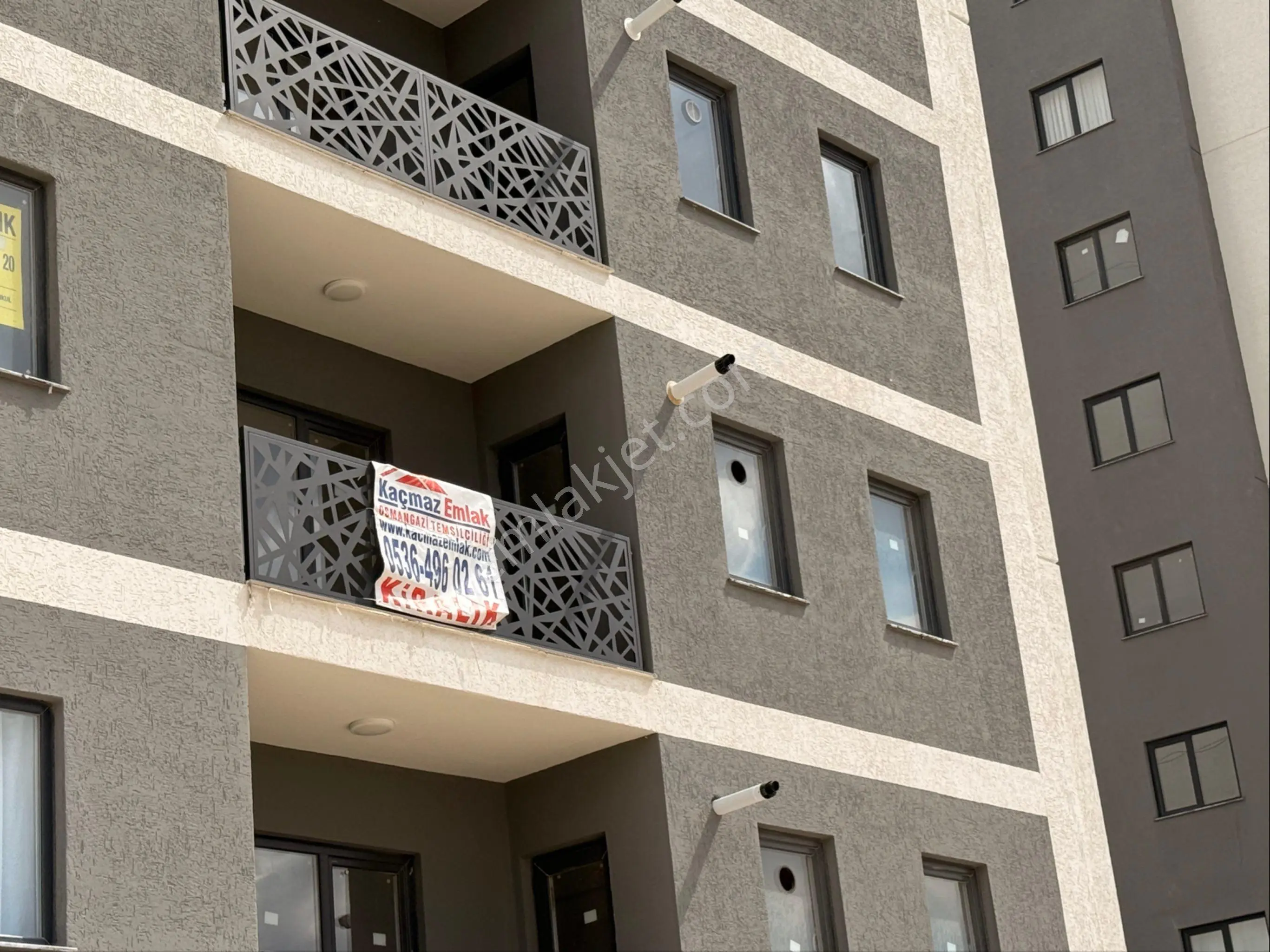 Kaçmaz Emlak Yeni Hayat Sitesi Kiralık 3+1 Önü Açık Daire! - Görsel 3