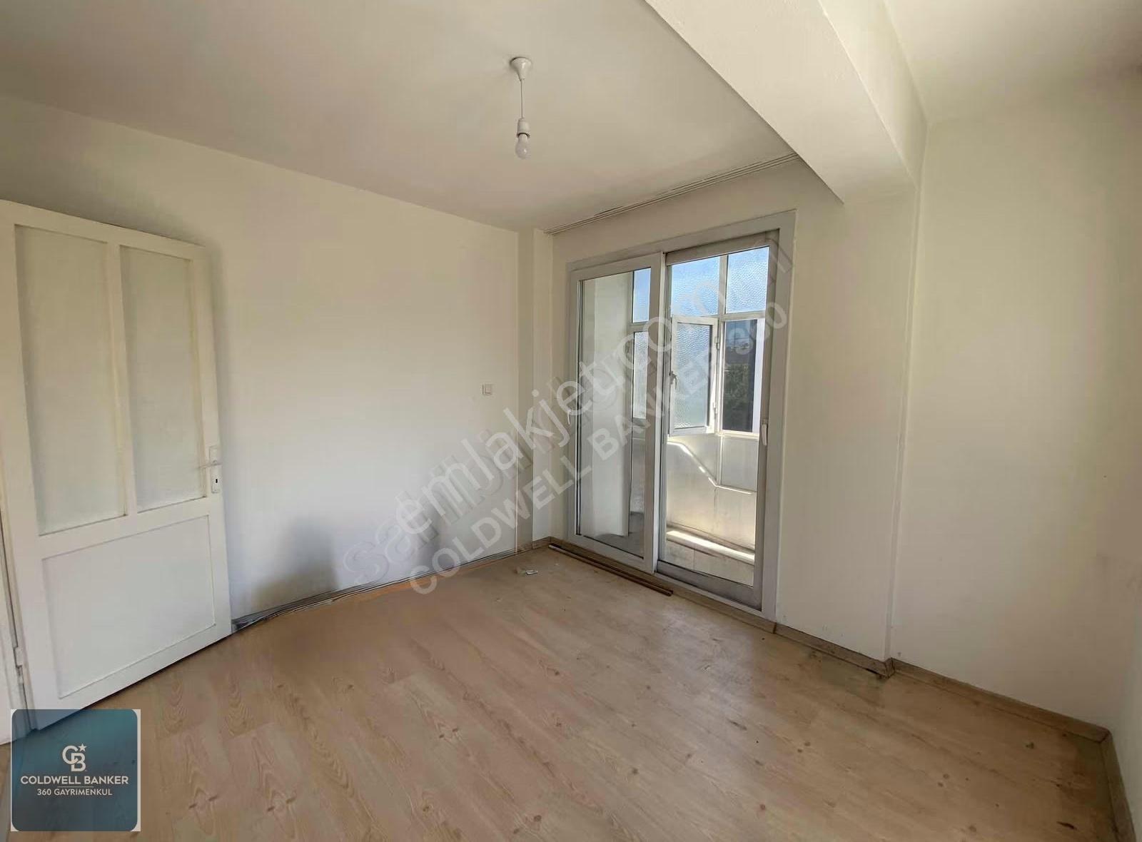 Buca Menderes Caddesi Üzerinde Cadde Cephe Ara Kat 2+1 Daire - Görsel 3