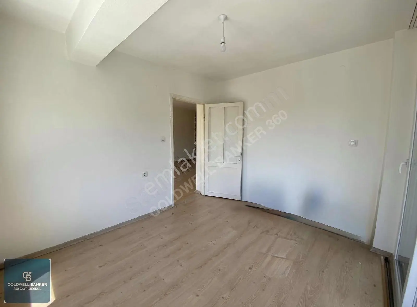 Buca Menderes Caddesi Üzerinde Cadde Cephe Ara Kat 2+1 Daire - Görsel 13