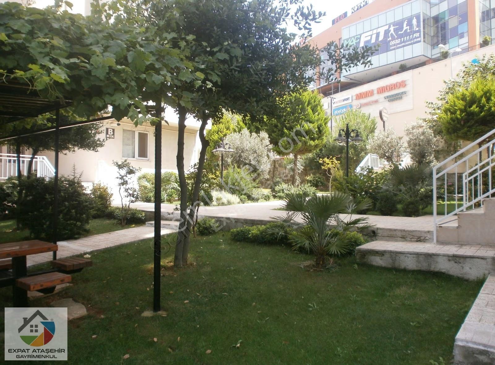 Atasehir Novada (fb Üni) Mevkii Manzaralı Arakat Daire 3+1 145m2 - Görsel 31