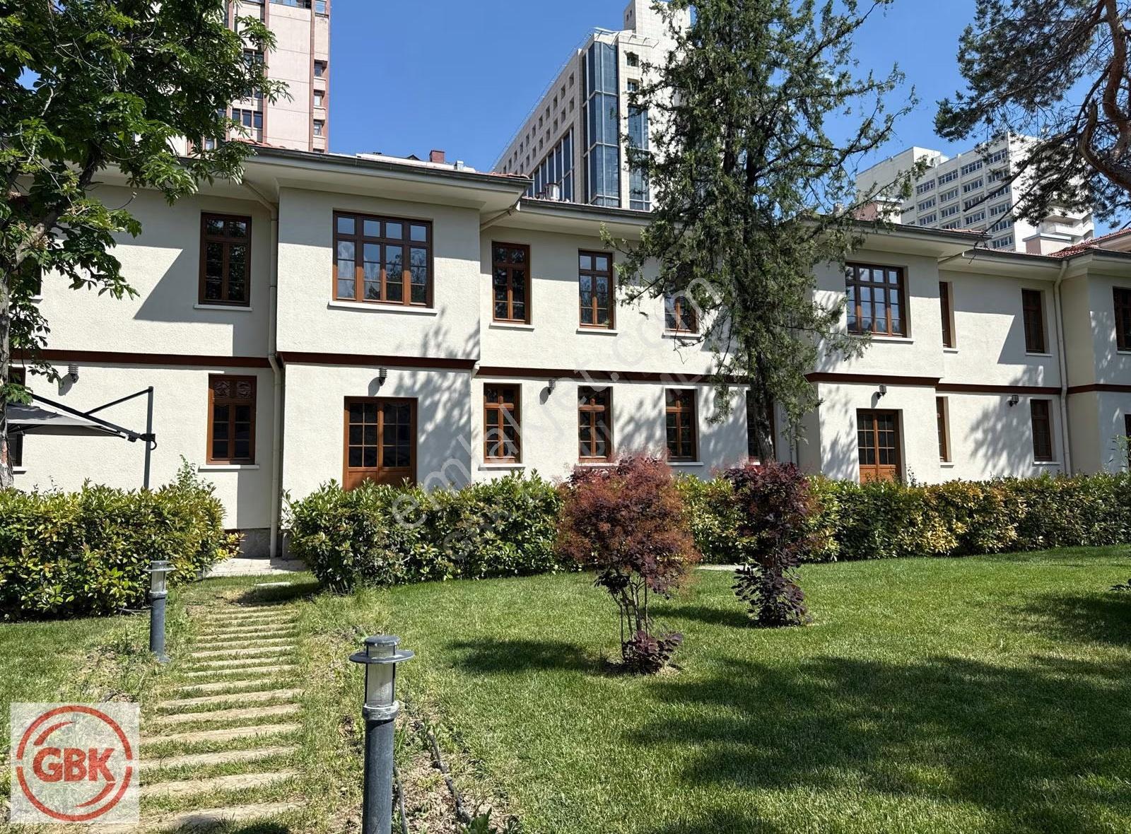 Saraçoğlu'nun Kalbinde, Bahçeli, Özel Tasarım 5+1 Dubleks Villa