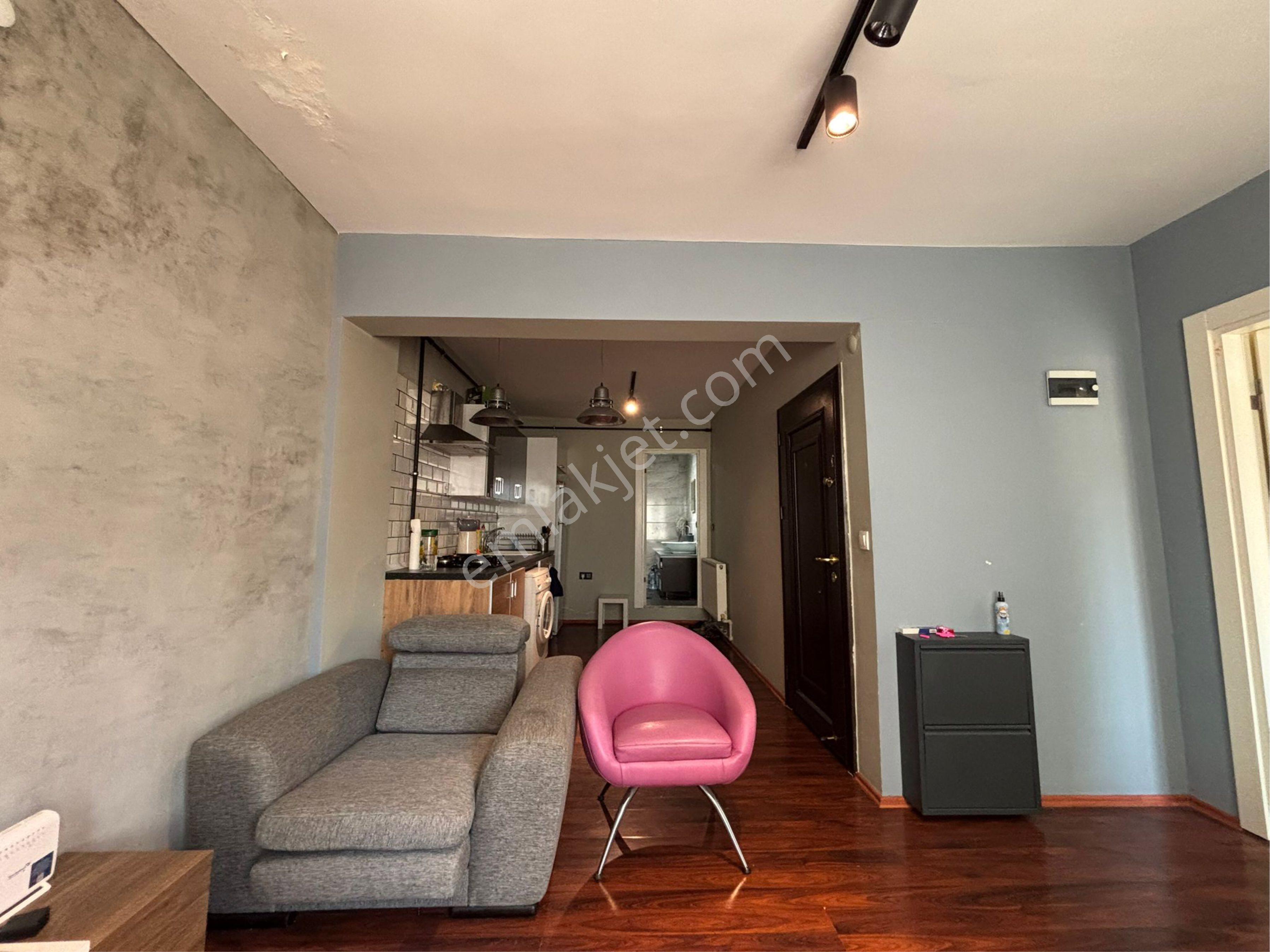Alsancak Kahramanlarda 1+1 Modern Eşyalı Kiralık Daire - Görsel 9