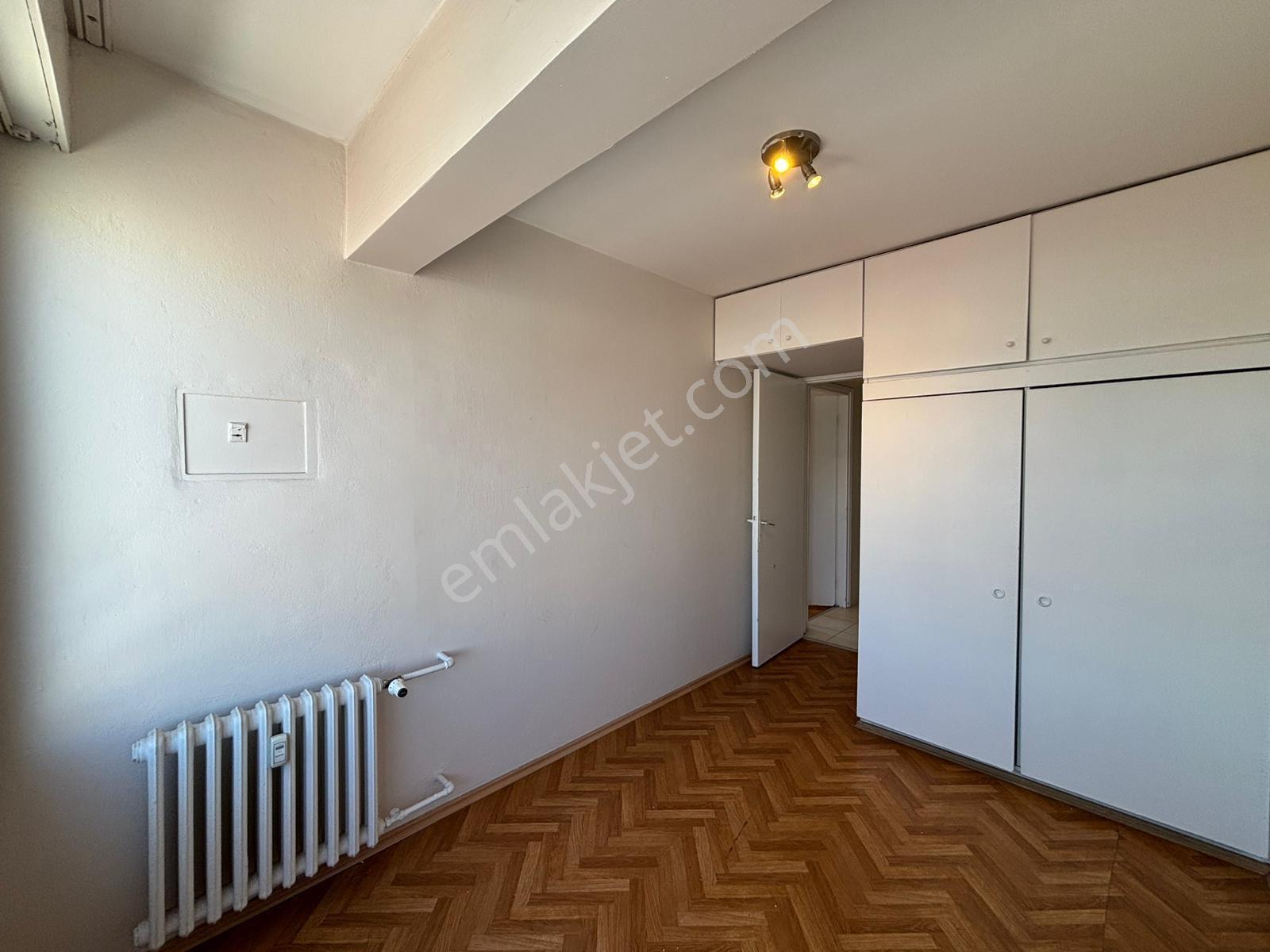 Alsancak Gazi Okulu Karşısı Önü Açık 3+1 Bakımlı Kiralık Daire - Görsel 22