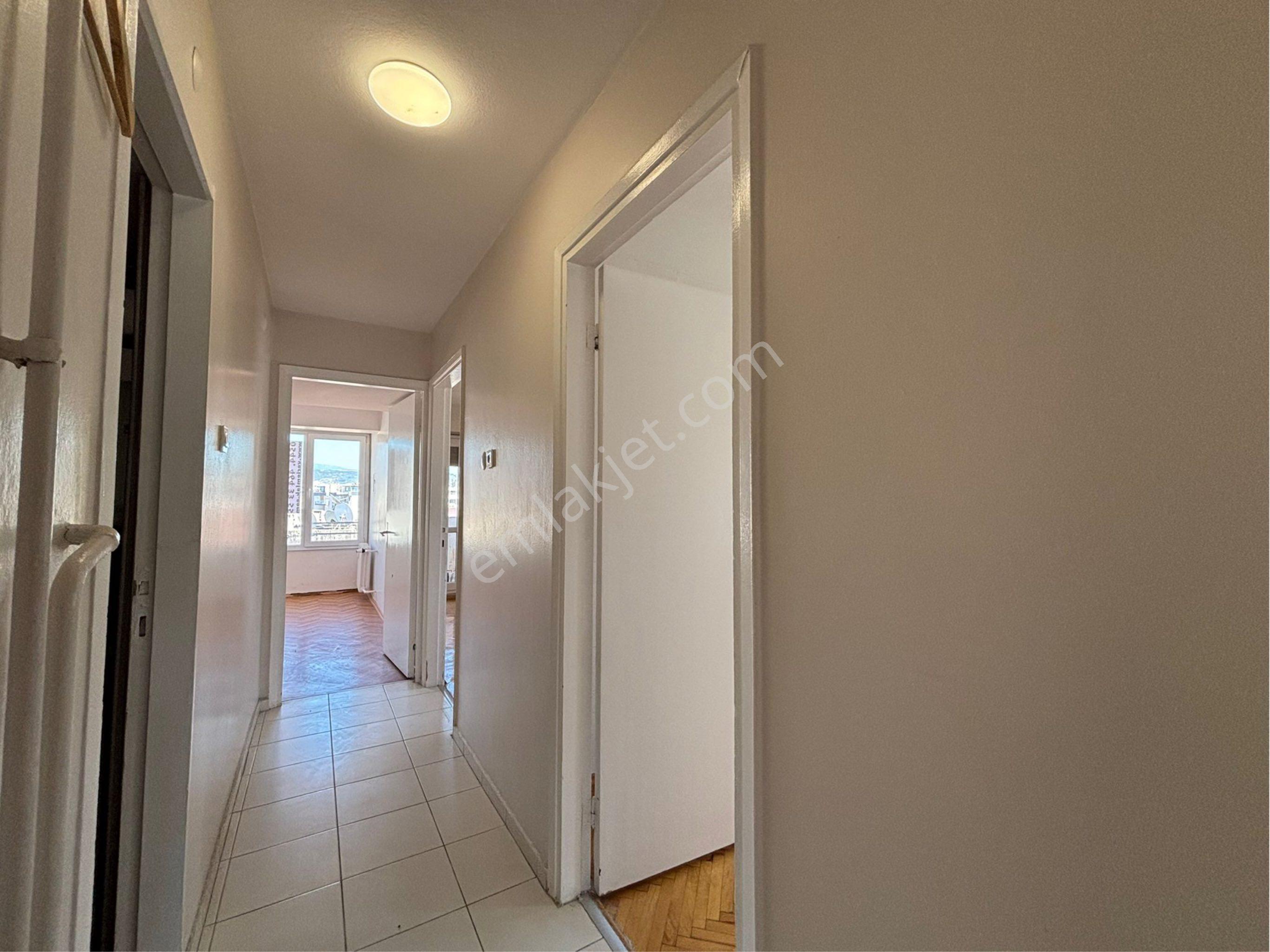 Alsancak Gazi Okulu Karşısı Önü Açık 3+1 Bakımlı Kiralık Daire - Görsel 12