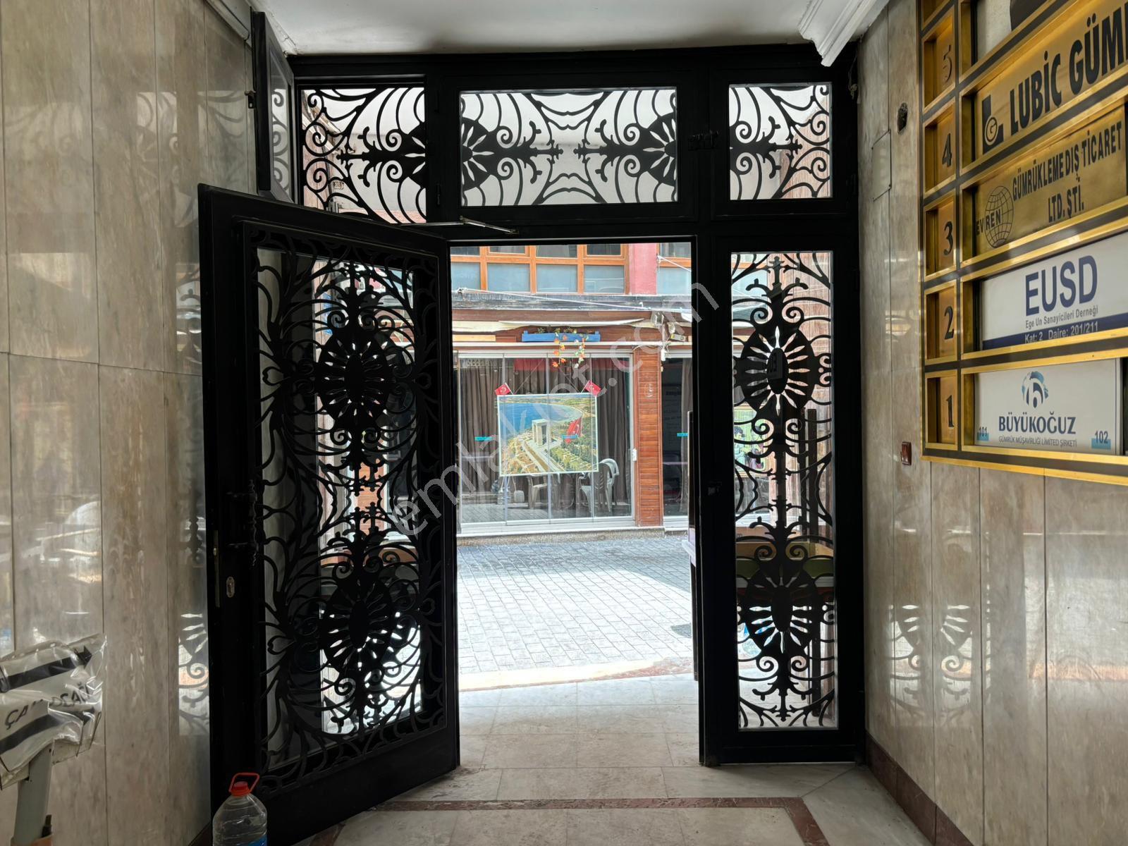 Alsancak Liman Ve Gar Yakını 30m2 Kiralık Ofis/iş Yeri - Görsel 12