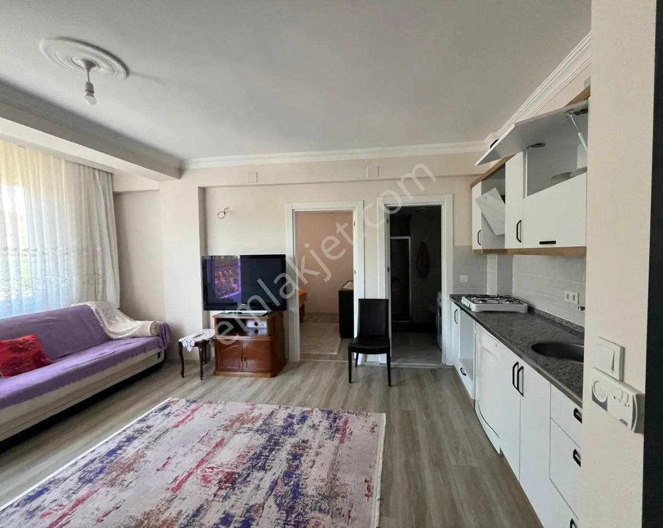 Lavinia 'dan Eşyalı , Geniş Ve Kullanışlı Kiralık 1+1 Daire - Görsel 4