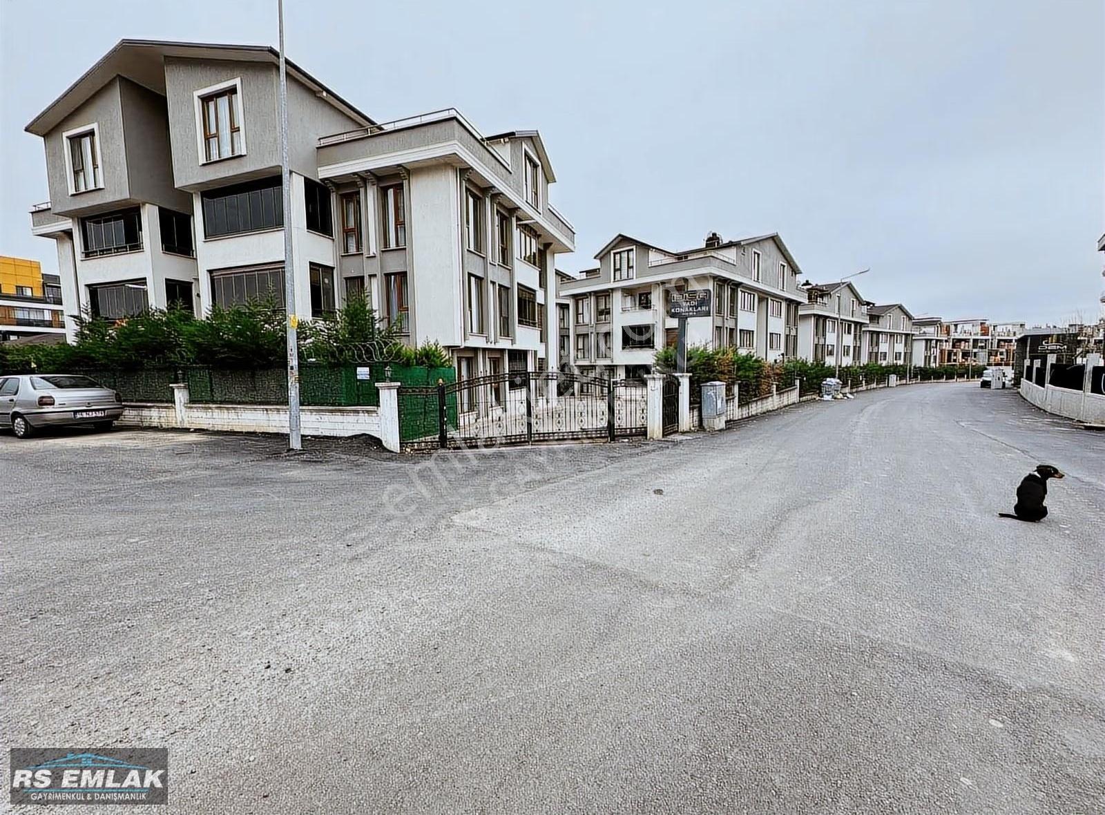 Kurtuluş'ta Kiralık 3+1 Bahçe Katı, Havuzlu Ve Eşyalı Daire - Görsel 15