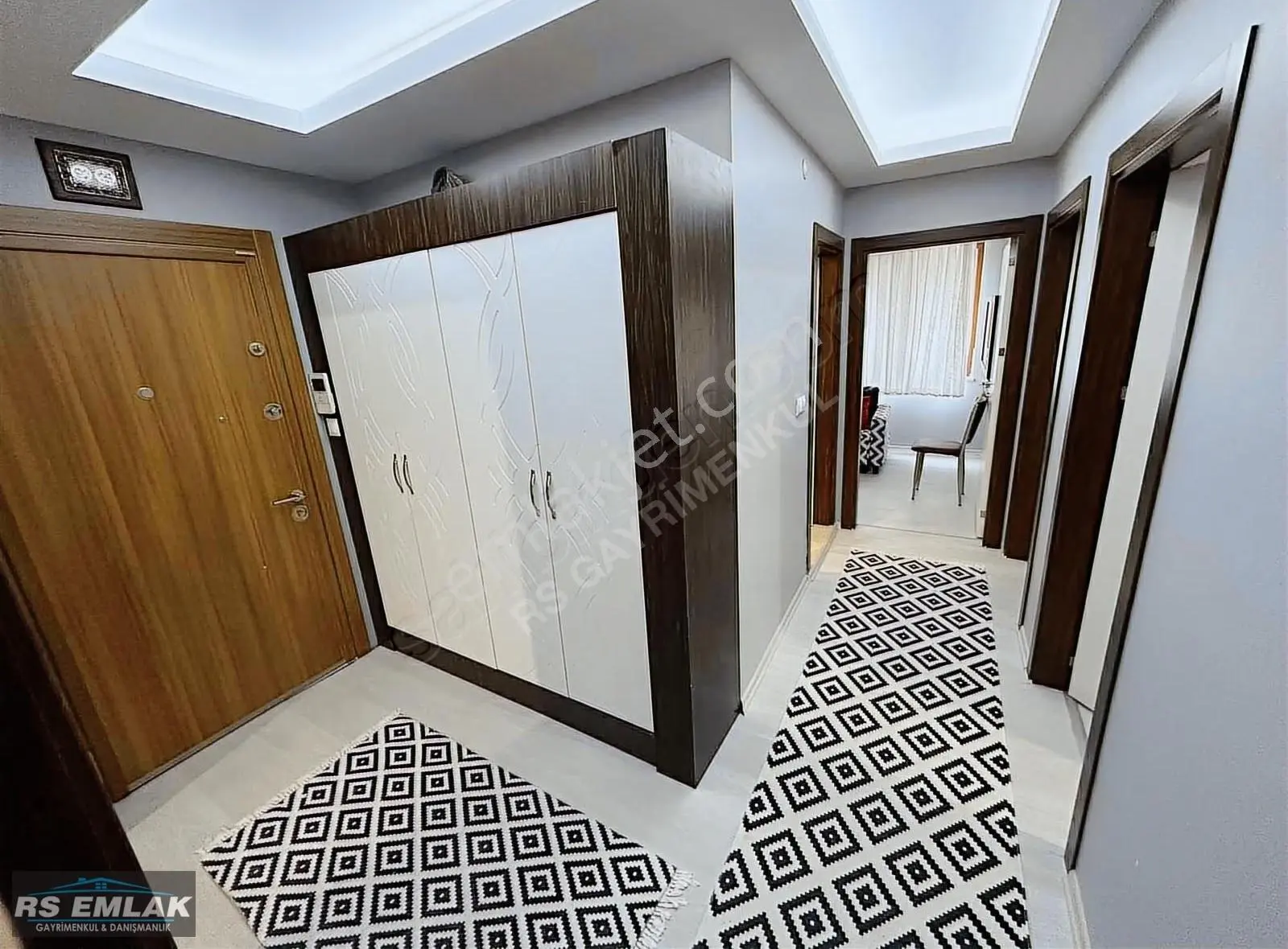 Kurtuluş'ta Kiralık 3+1 Bahçe Katı, Havuzlu Ve Eşyalı Daire - Görsel 4