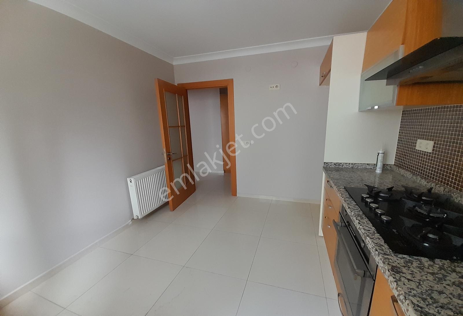 4+1 Güvenlikli Sitede Gayet Geniş Ebeveynli Balkonlu K.garajlı - Görsel 14
