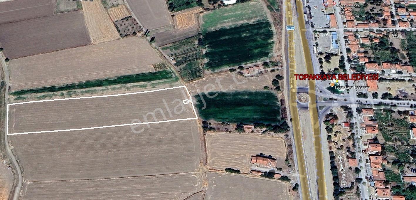 Topakkaya Kasabasında Ankara Yoluna 140 M Mesafede Sulu Tarla - Görsel 8