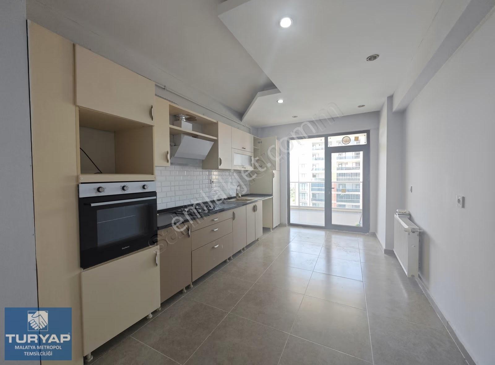 Turyap Metropol'den Babür Sitesinde 3+1 Kiralık Daire - Görsel 13