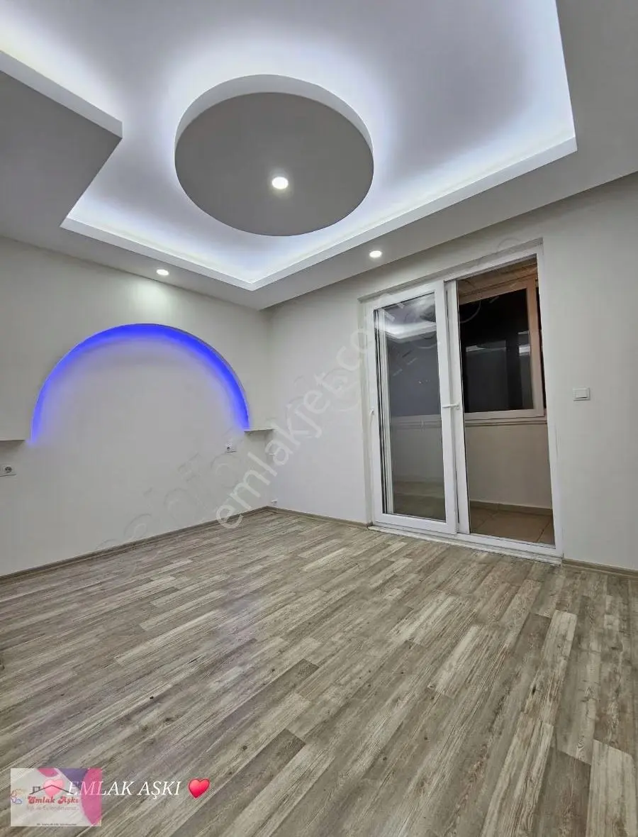 Emlak Aşkı Güvencesiyle Üçgen Güzeli Kapalı Otopark Yol Cephelı - Görsel 2