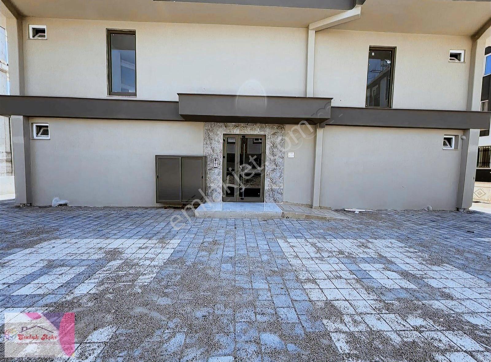 Katta Asansörlü Cadde Üzeri Önü Açık - Görsel 4