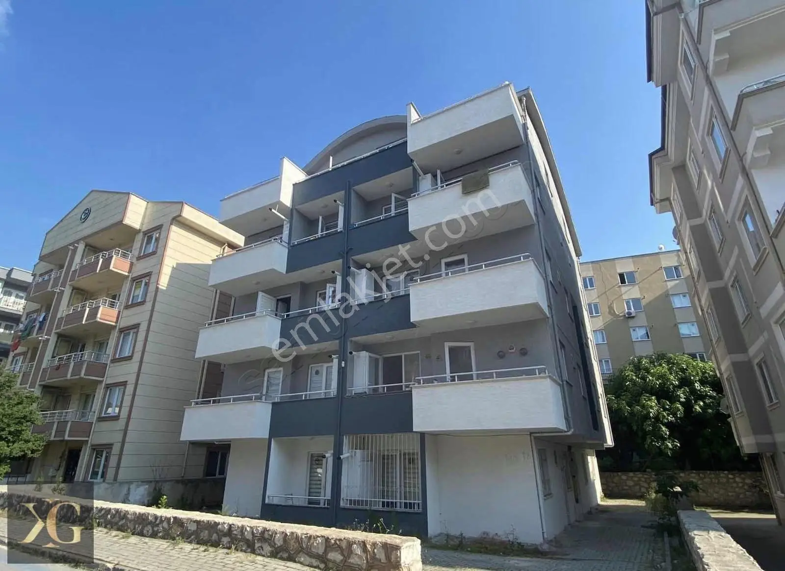 Pruva'dan Görüklede Merkezi Konumda 2+1 Eşyalı Satılık Daire