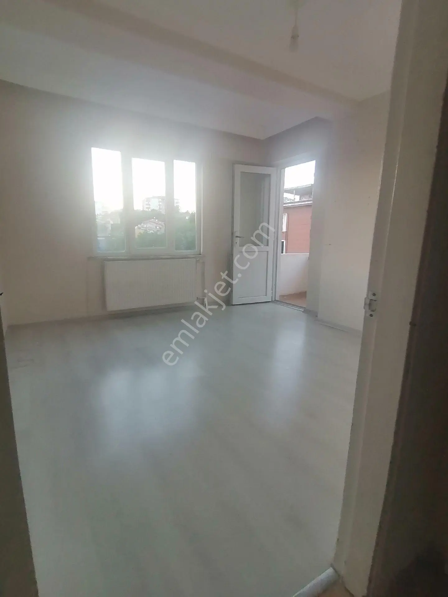 Ümraniye Armağanevler Mahallesi Havuz Sokak 2.kat 2+1 90 Metre Balkonlu Boyalı Kiralık Daire Ev - Görsel 2
