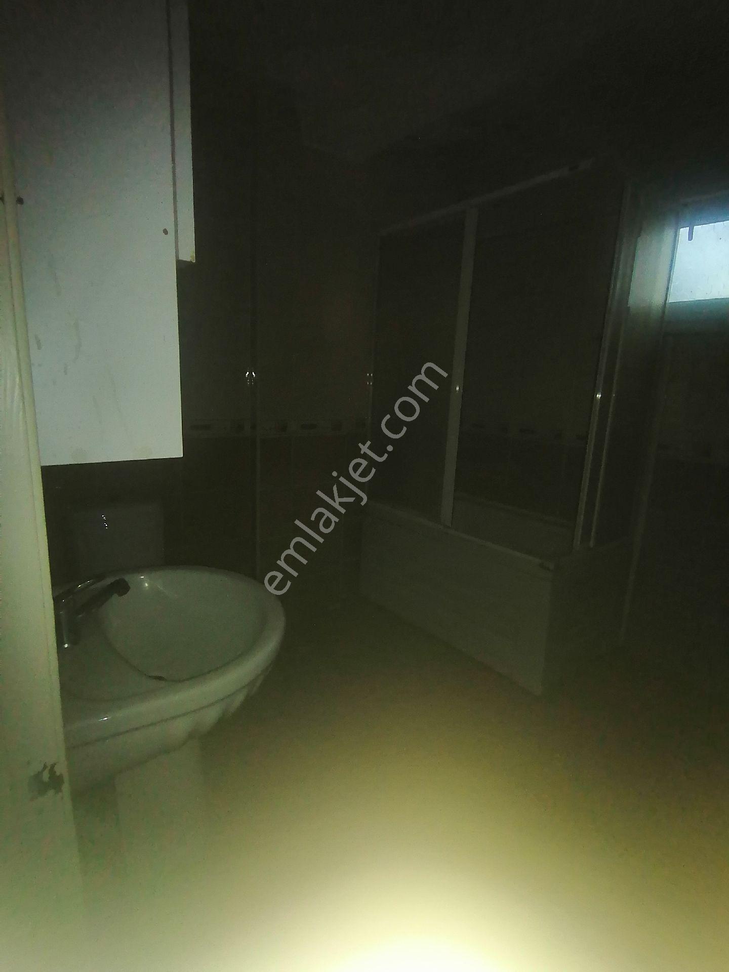 Ümraniye Armağanevler Mahallesi Havuz Sokak 2.kat 2+1 90 Metre Balkonlu Boyalı Kiralık Daire Ev - Görsel 17