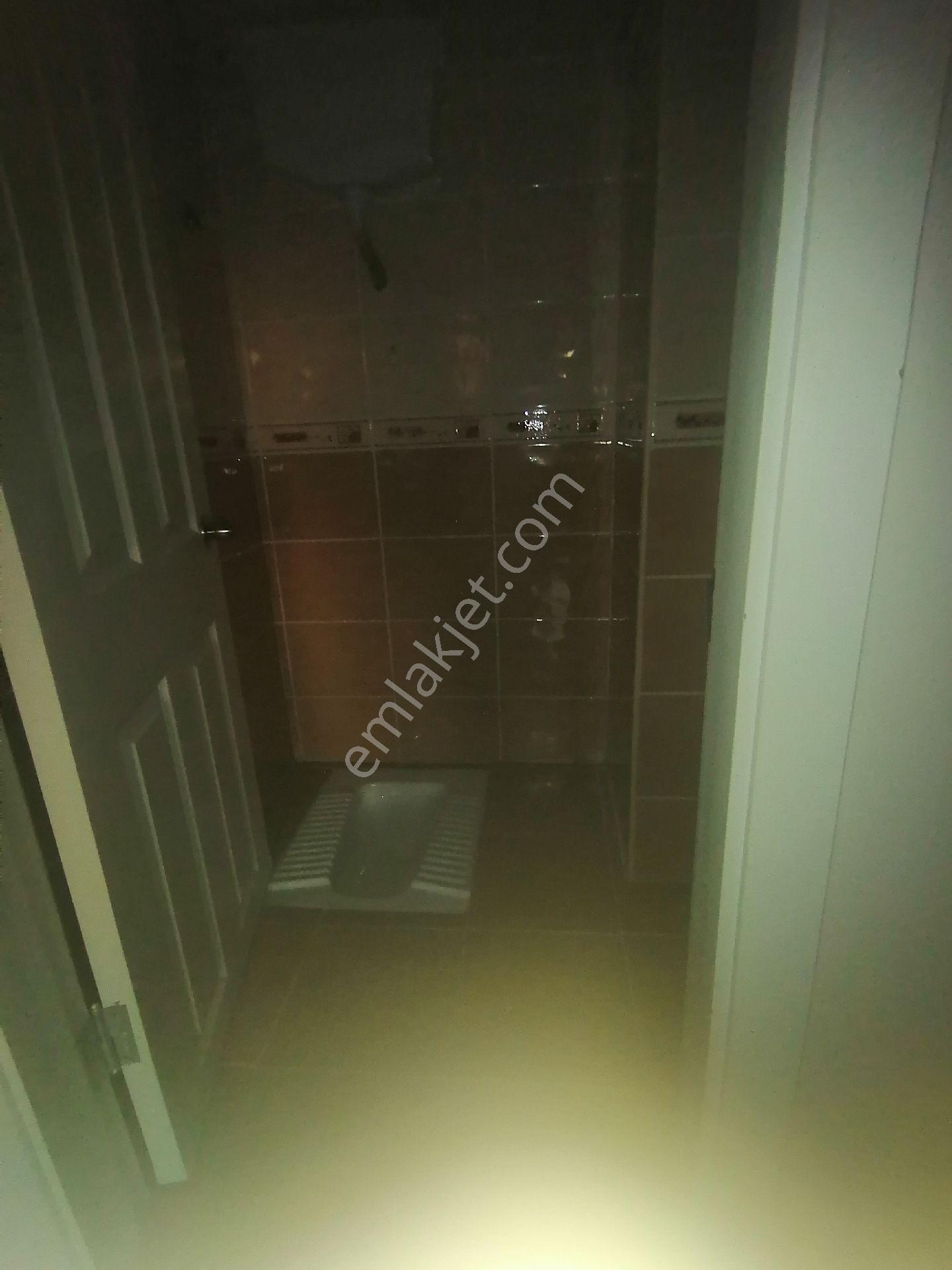Ümraniye Armağanevler Mahallesi Havuz Sokak 2.kat 2+1 90 Metre Balkonlu Boyalı Kiralık Daire Ev - Görsel 18