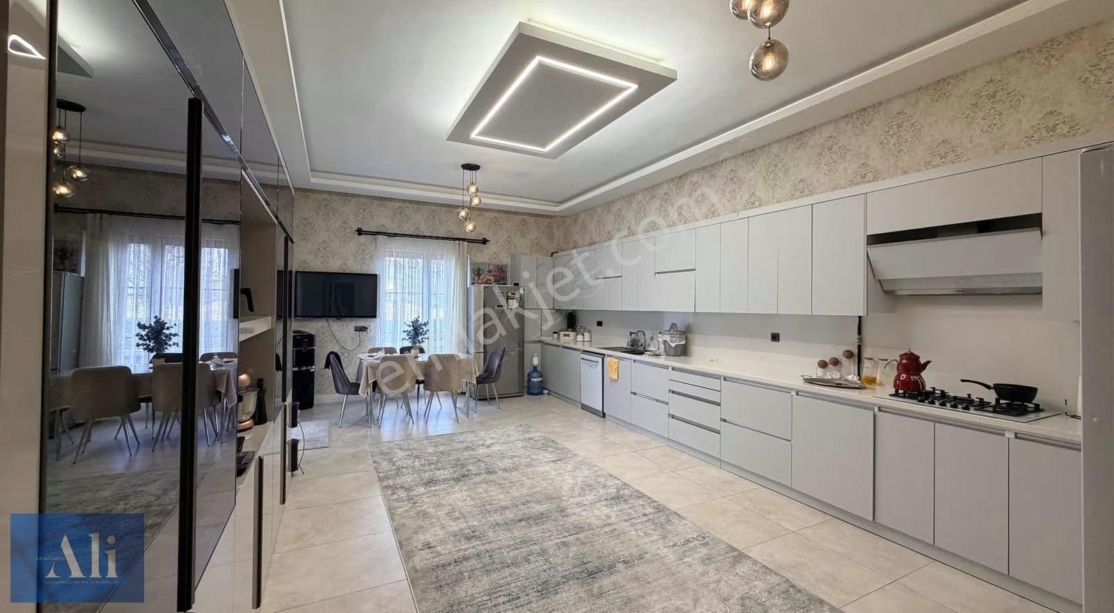 Ali Kasaplargil'den Karahüyük Mahallesin'de Geniş Villa - Görsel 14