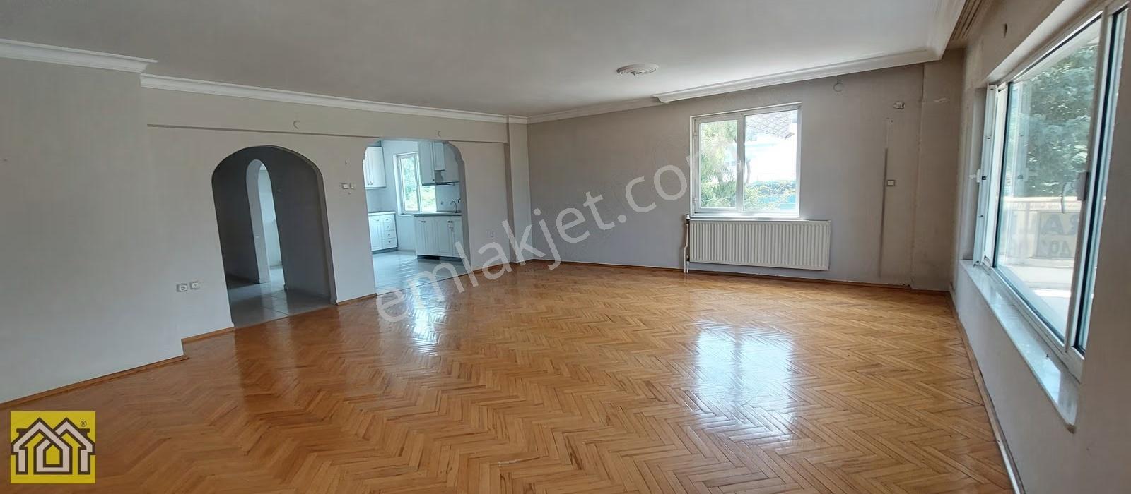 İzmir Ekonomi Yakını 175 M² Köşe 3+1 Jeotermalli Daire - Görsel 17