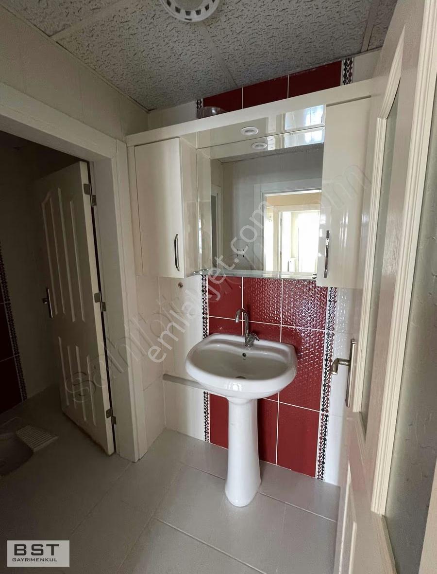 Köprübaşı Karakoluna Çok Yakın 3+1 Geniş, Ferah, Ara Kat Daire - Görsel 31