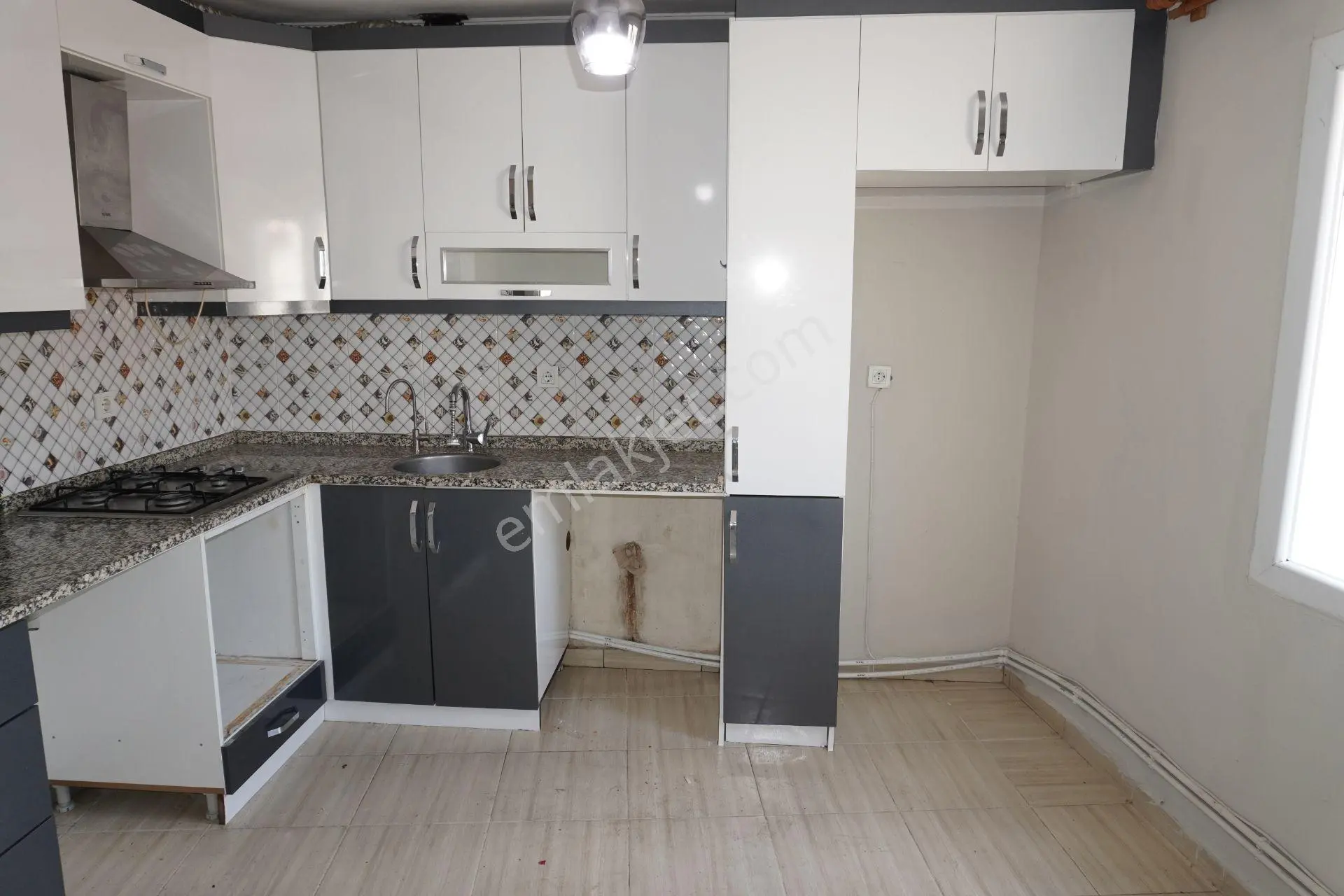 Güzeltepe Kiralık Müstakilev 2+1 Doğalgazlı+balkonlu Çiğliserkan - Görsel 3