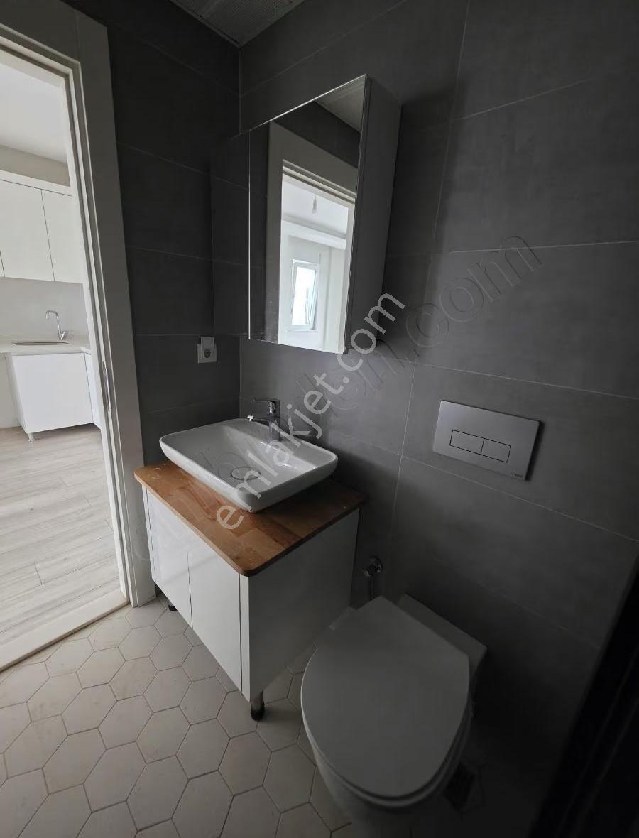 1+1 Lüks Daire Mall Of Yakını 60 M² Özel Bahçeli - Görsel 6