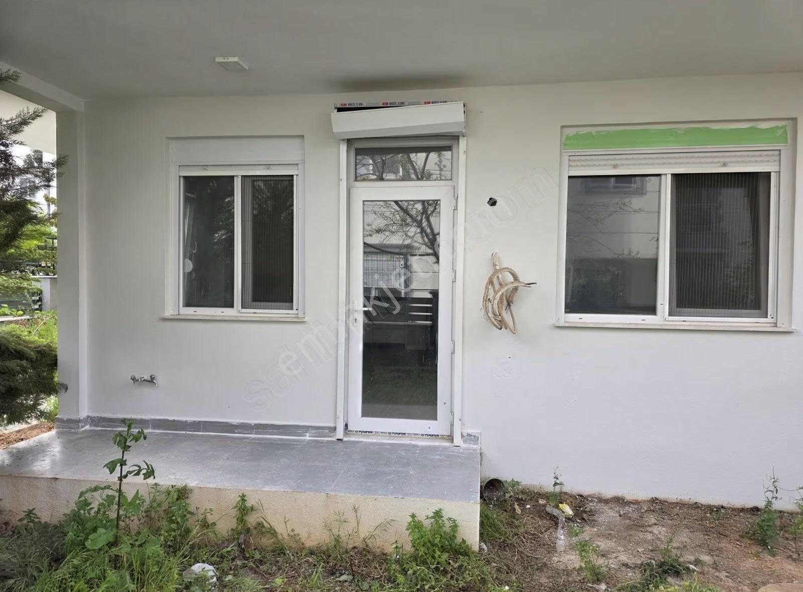 1+1 Lüks Daire Mall Of Yakını 60 M² Özel Bahçeli - Görsel 24