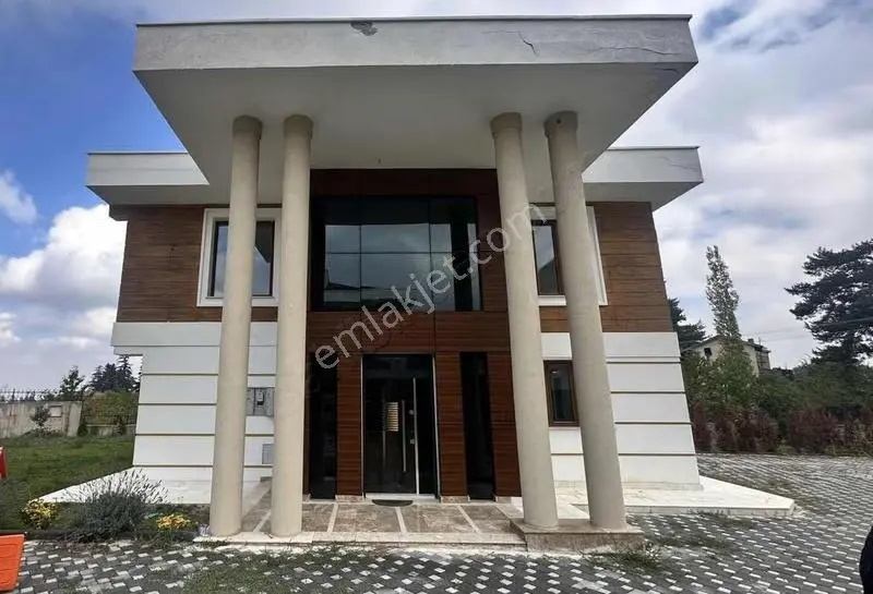 Hisarcıkta 750m2 Arsalı Ultra Lüks 5+1 Satılık Villa