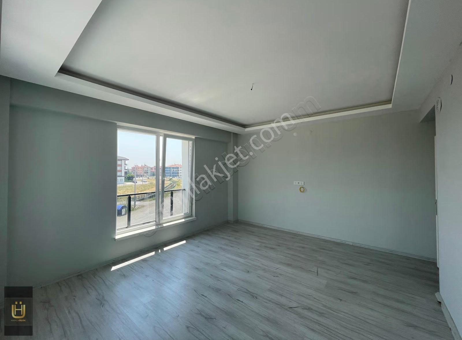Afyon Üçok Emlaktan Kanlıca Mah Kiralık Arakat 3+1 Temiz Bakımlı - Görsel 15