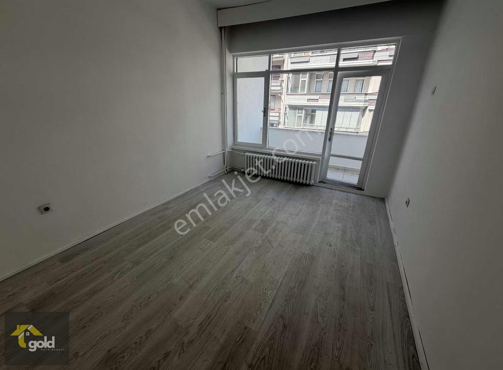 Mükemmel Konumda Kiralık 3+1 Daire - Görsel 19