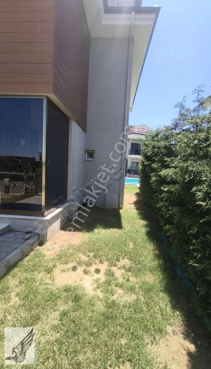 Seferihisar Nejat Hepkon'da Site İçi Kiralık Müstakil Villa - Görsel 15
