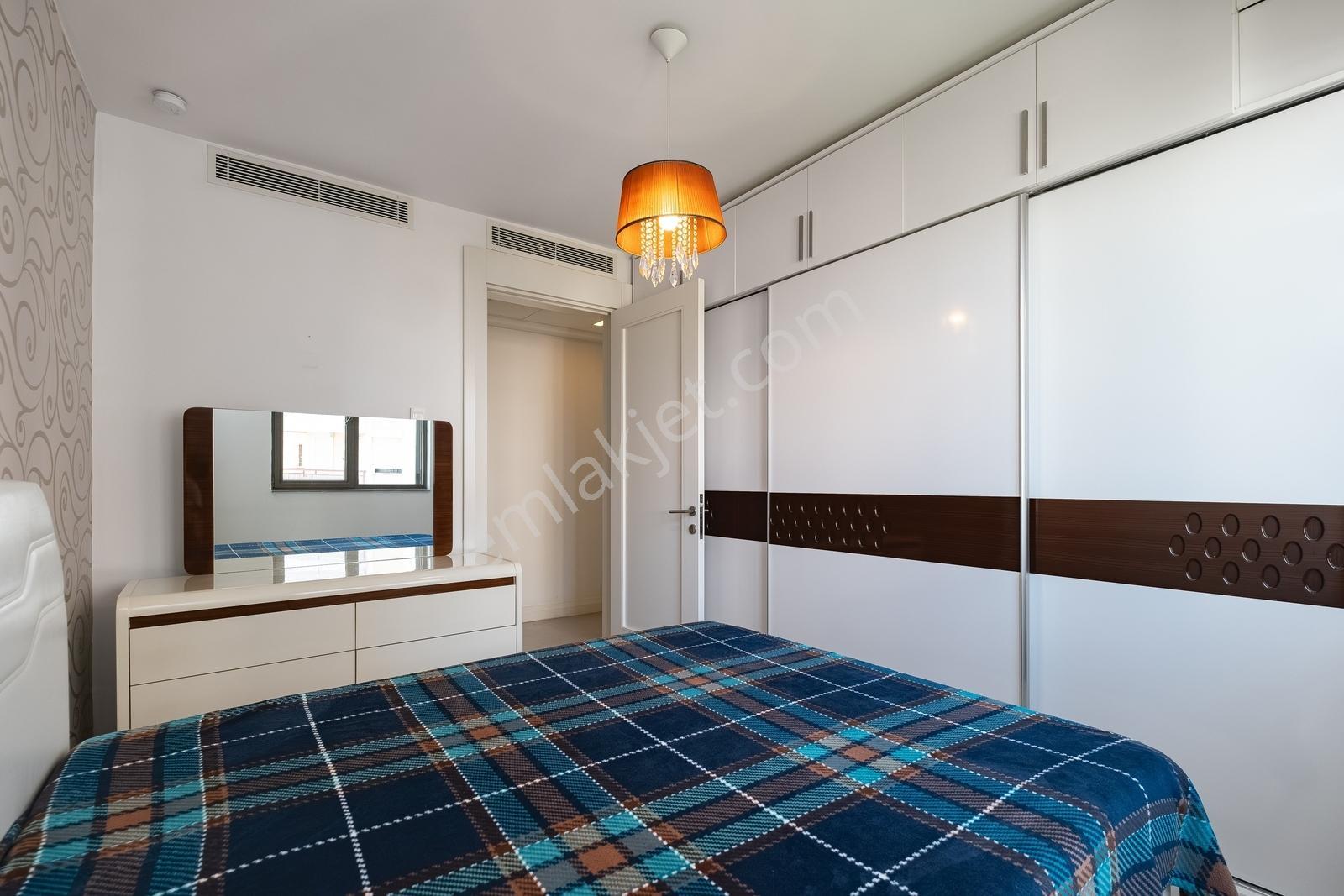 Yalımpark'da Denize Sıfır 4+1 Lüks Satılık Daire - Görsel 17