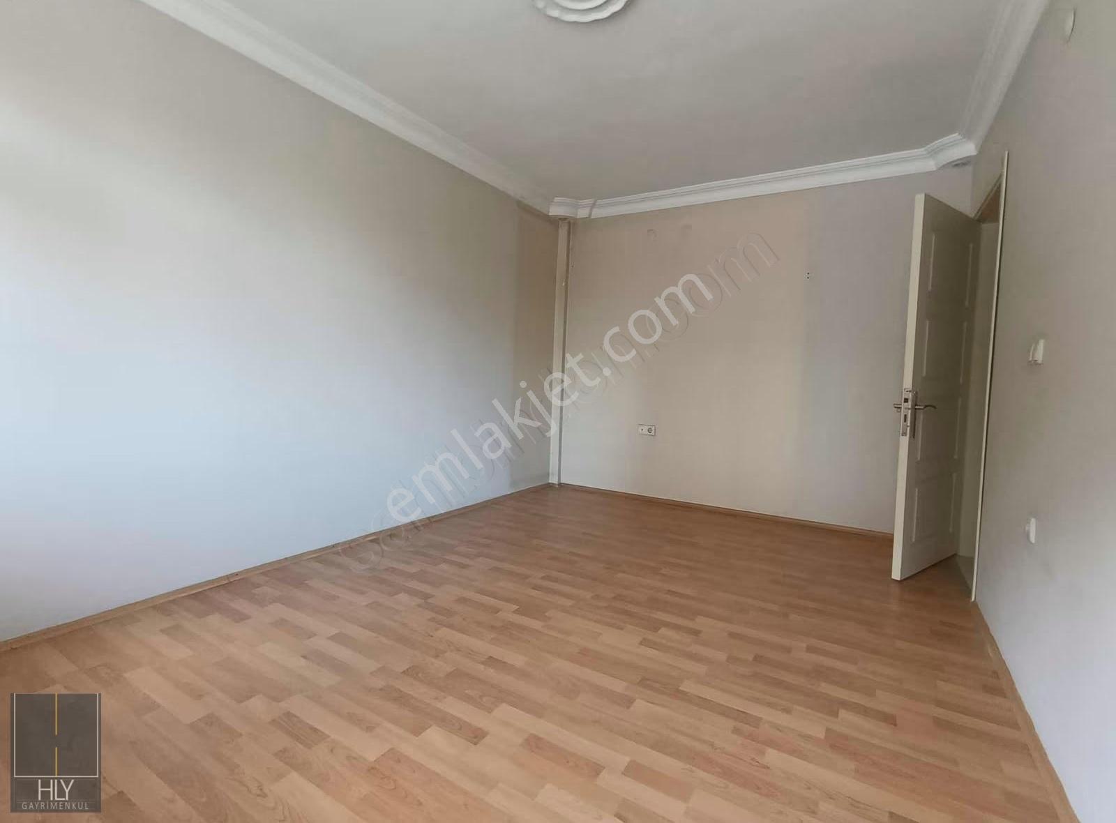 Hly Gayrimenkul'den Bahçelievler Mah.sinde Kiralık 3+1 Daire - Görsel 2
