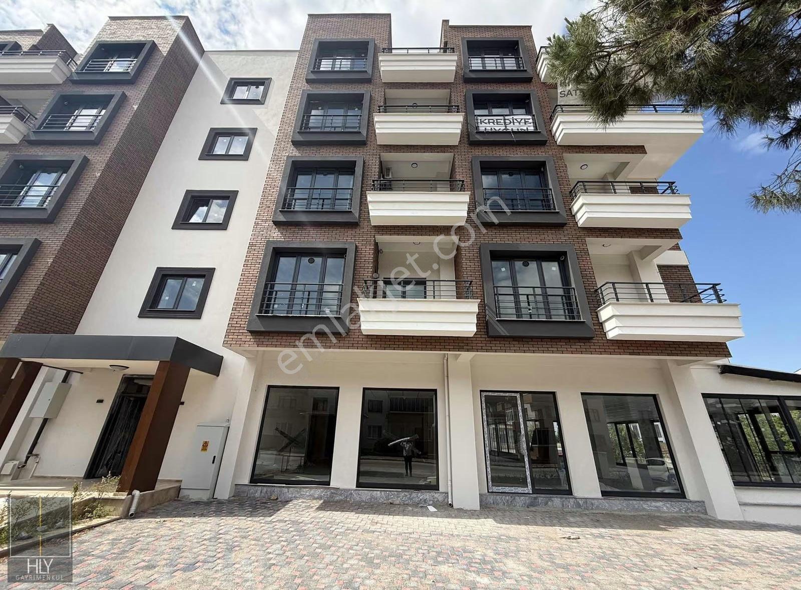 Hly Gayrimenkulden Gop'ta Sıfır Arakat Lüks Eşyalı Kiralık 1+1 - Görsel 2