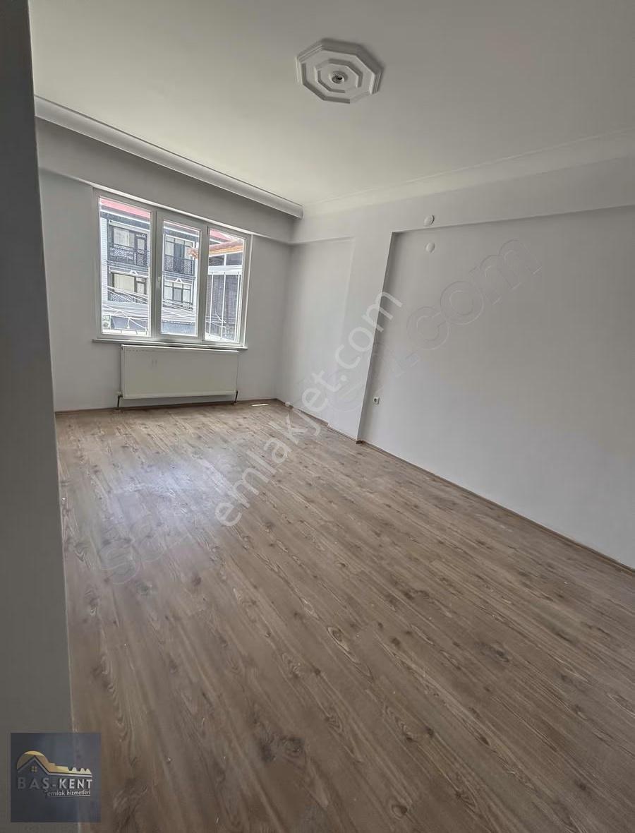 Cadde Üzeri Merkezi Konumda 2+1 Kiralık Daire - Görsel 4